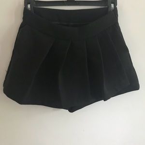 Black ruffle skort